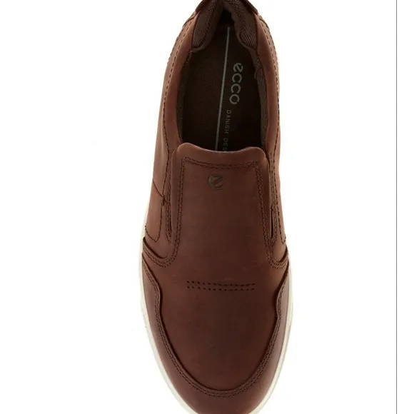 ECCOMen's Byway Slip-On Leather Sneakers