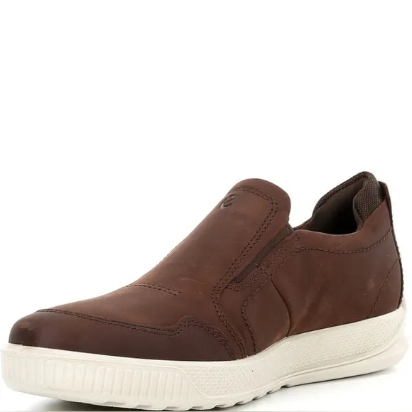 ECCOMen's Byway Slip-On Leather Sneakers