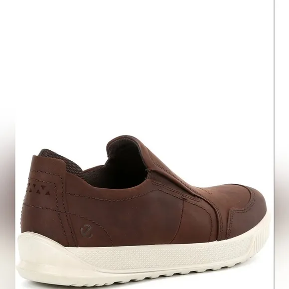 ECCOMen's Byway Slip-On Leather Sneakers