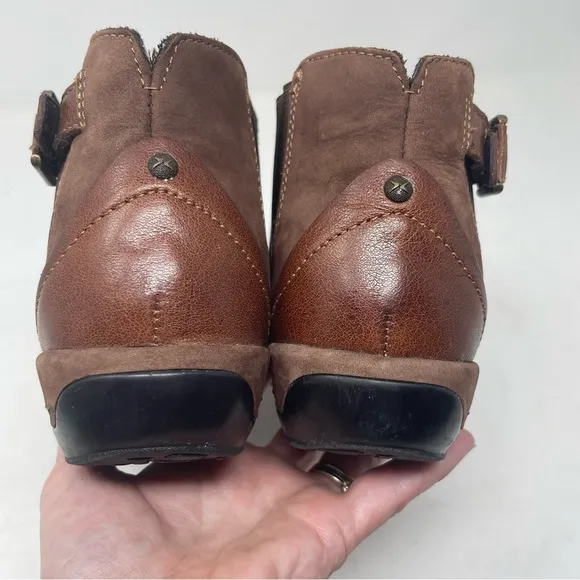 Essence by Aetrex “Amy” Ankle Boots – Brown – Size 7