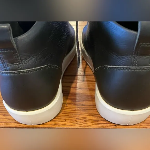 EUC ECCO Dritan black shoes, size 10/44, lace up