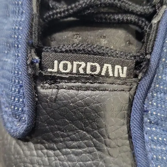 EUC Nike Air Jordan Authentic kids 13 GS Retro 414575-400 Size 2Y blue