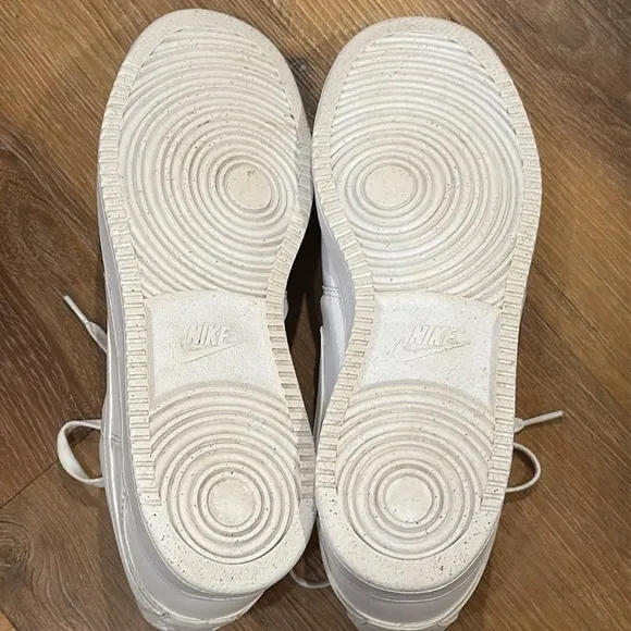 ;EUC) Nike Men’s Court Vision Low Next Nature Sneakers DH2987-100 (Size: 10)