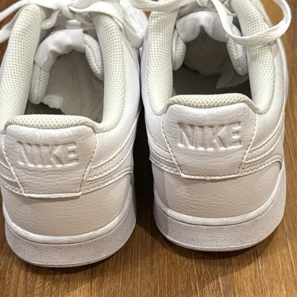;EUC) Nike Men’s Court Vision Low Next Nature Sneakers DH2987-100 (Size: 10)