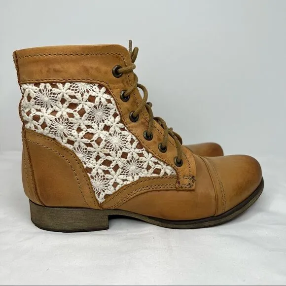 EUC ✨ Steve Madden Thundr-C Cognac Multi Crocheted Lace-Up Ankle Boots 5.5