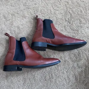 Everlane Brown Ankle Boots Booties with Elastic Panels
