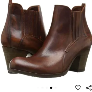 FIDJI Cognac Brown Leather Ankle Boots