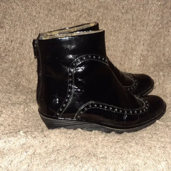 FLY LONDON-Paya Damani-Black Patent Wingtip Booties-Sz 36-Excellent