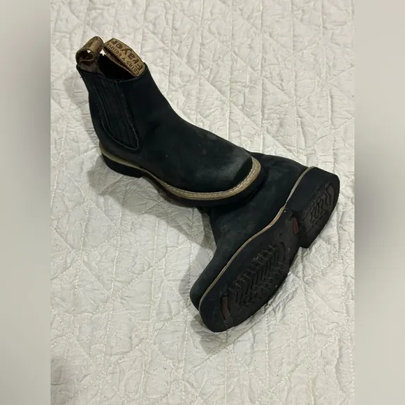 FRAYE Black Chelsea Boots with Crepe Sole