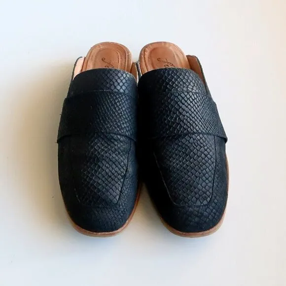 Free People At Ease Black Snakeskin Leather Low Heel Mules / Slip-on Shoes Size