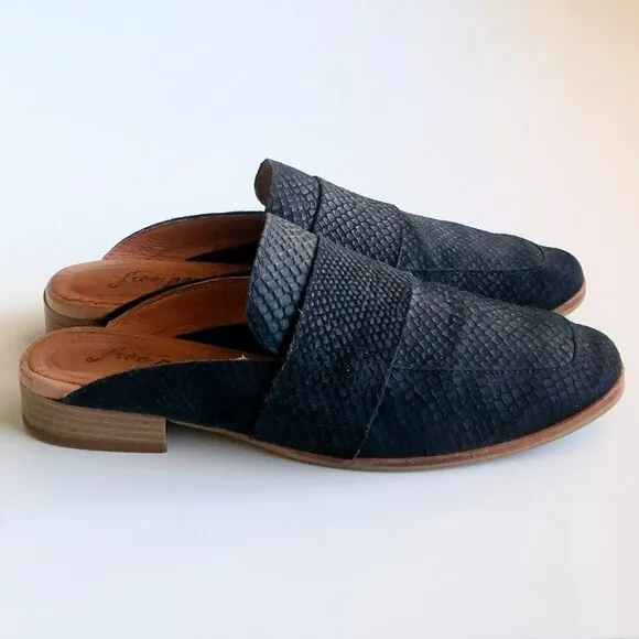 Free People At Ease Black Snakeskin Leather Low Heel Mules / Slip-on Shoes Size