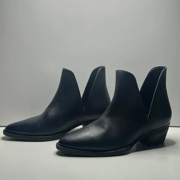 Free People - Charmed Double-V Ankle Bootie Women Size EU 37/US 7