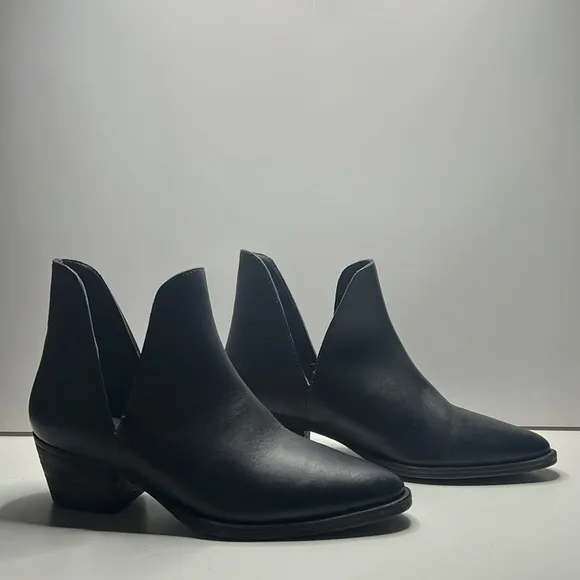 Free People - Charmed Double-V Ankle Bootie Women Size EU 37/US 7
