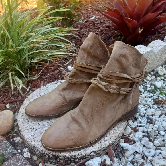 Free People Moonshine Wrap Boots Distressed Leather 40EU