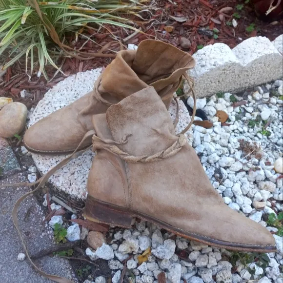 Free People Moonshine Wrap Boots Distressed Leather 40EU
