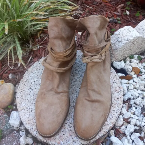 Free People Moonshine Wrap Boots Distressed Leather 40EU
