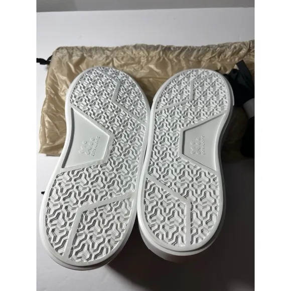 Free soul nwt  Black Sneakers
