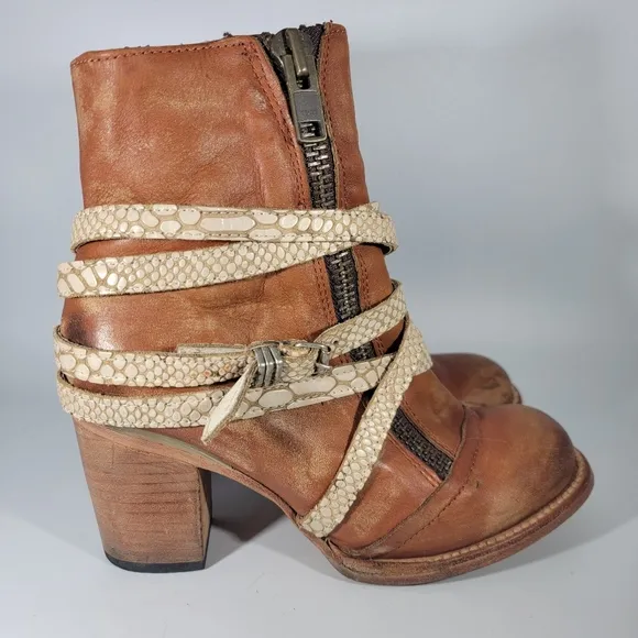 Freebird by Steven Balboa Tan Leather Ankle Boots Zippers Snakeskin Straps Sz 7
