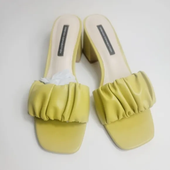 French Connection Challenge Yellow Vegan  Leather Slip On Sandals Size 7.5 NIB