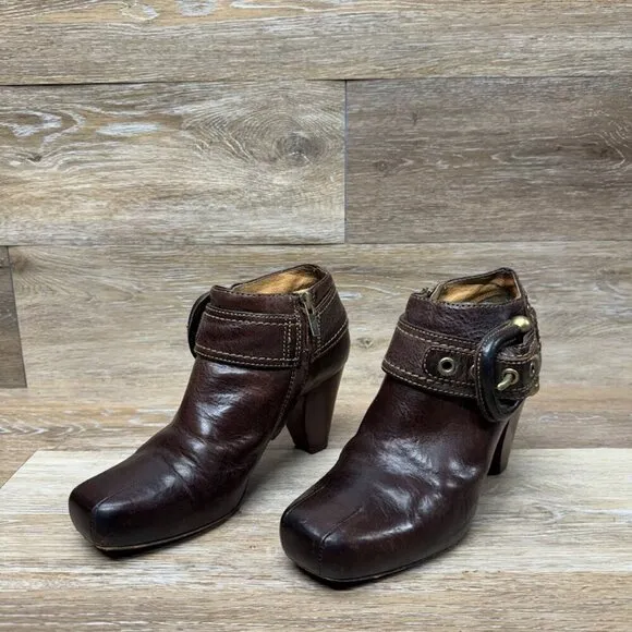 Frye Andie Brown leather Ankle Booties Women's Size 6.5