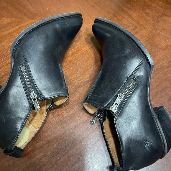 FRYE Boots Womens Sacha Moto Shortie Sz 9 Bootie Ankle Style 3478001 Dual Zipper