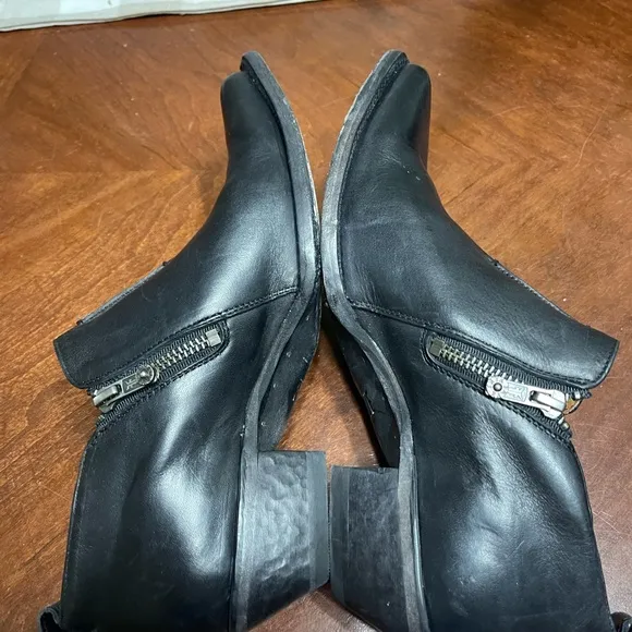 FRYE Boots Womens Sacha Moto Shortie Sz 9 Bootie Ankle Style 3478001 Dual Zipper