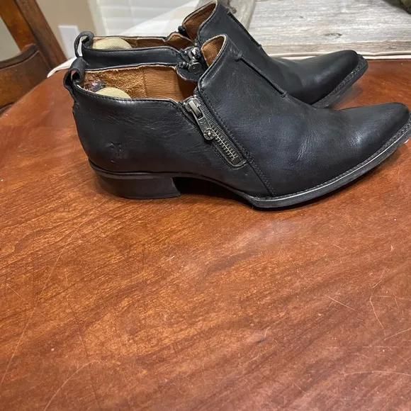 FRYE Boots Womens Sacha Moto Shortie Sz 9 Bootie Ankle Style 3478001 Dual Zipper