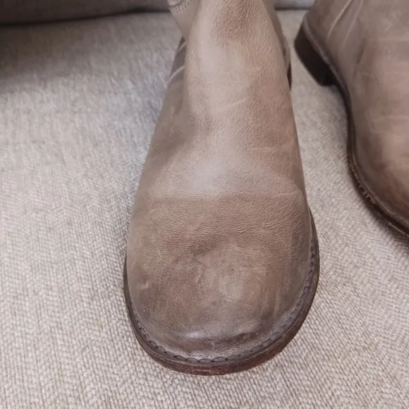 Frye Brown Taupe Leather Riding Boots