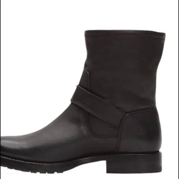 Frye Buckle leather boots 👢