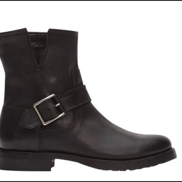 Frye Buckle leather boots 👢