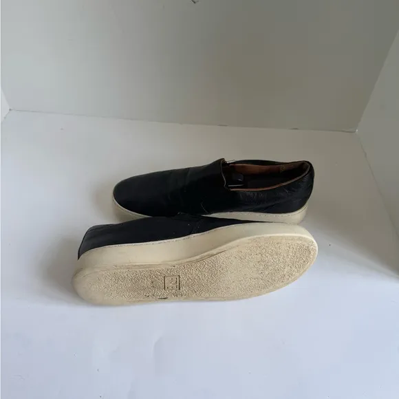 Frye Ivy Slip On Sneakers. Size 8