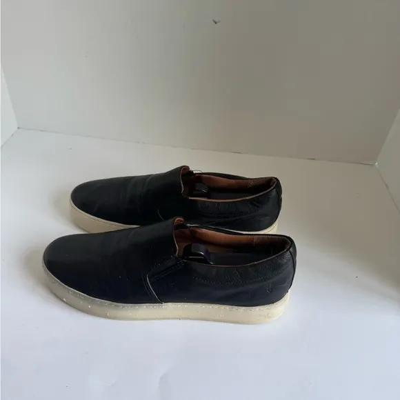 Frye Ivy Slip On Sneakers. Size 8