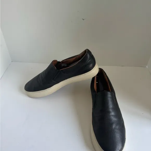 Frye Ivy Slip On Sneakers. Size 8