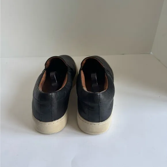 Frye Ivy Slip On Sneakers. Size 8