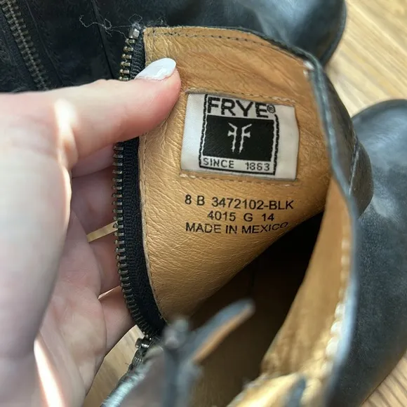 FRYE Molly D Ring Black Leather Booties