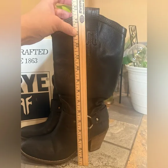 Frye Taylor Harness Women's Black leather slouch Boots Size 8 beautiful with Box