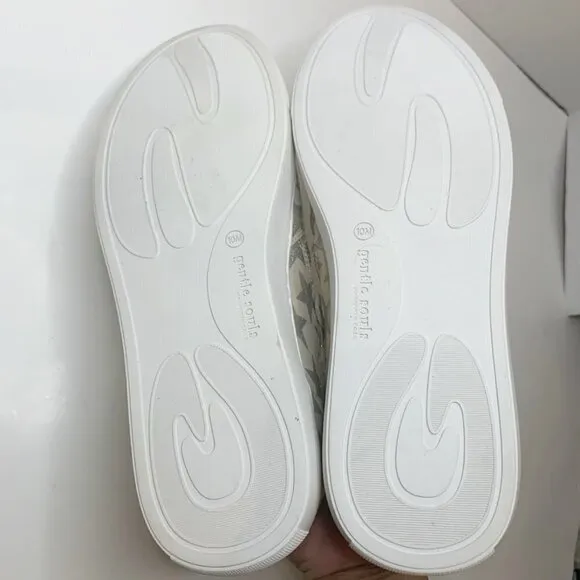 Gentle Souls Kenneth Cole Lowe Suede Star Casual Slip On Sneakers