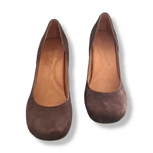 gentle souls Kenneth Cole Ridge Amaru Brown Suede Wedge Heels 9 Wedges