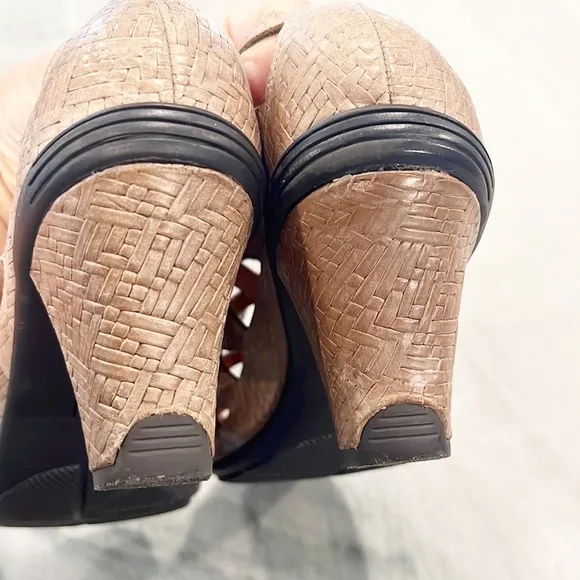 Gentle Souls Okey Dokey Lace Up Sandals Heels Gold Bronze Brown 9.5