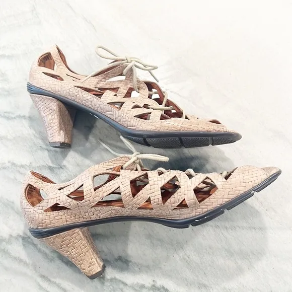 Gentle Souls Okey Dokey Lace Up Sandals Heels Gold Bronze Brown 9.5