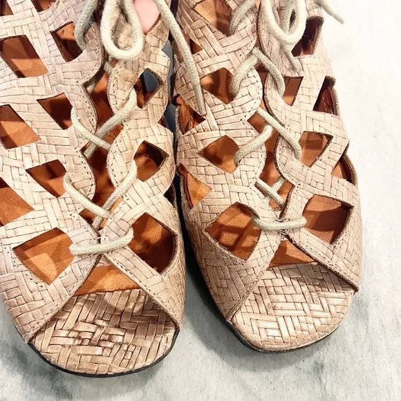 Gentle Souls Okey Dokey Lace Up Sandals Heels Gold Bronze Brown 9.5