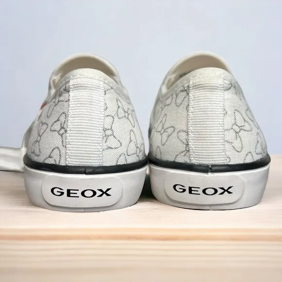 Geox x Disney J Kilwi Minnie Mouse Girls Slip-On Canvas Sneakers