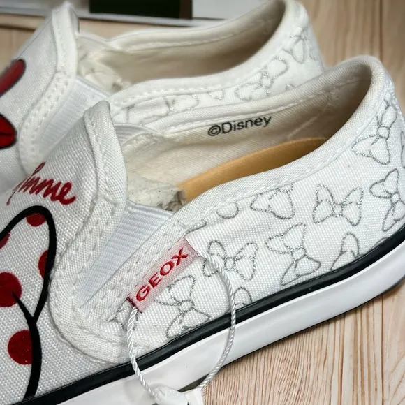 Geox x Disney J Kilwi Minnie Mouse Girls Slip-On Canvas Sneakers