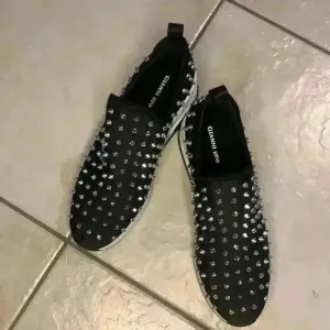 Gianni Bini studded slip on sneakers size 9 new without box