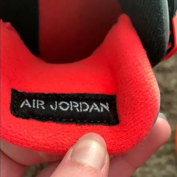 Girls Air Jordan 4 Retro Infrared Sneakers Size 5 Big Girls