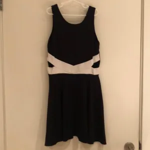 Girls black and white dress