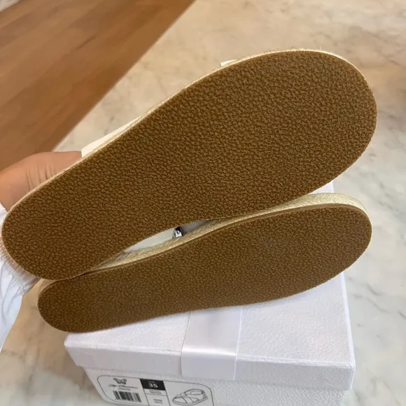 Girls sandals brand new in box