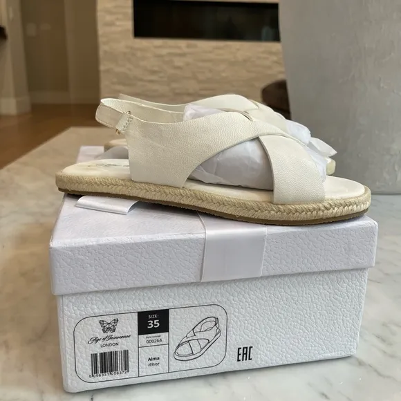 Girls sandals brand new in box