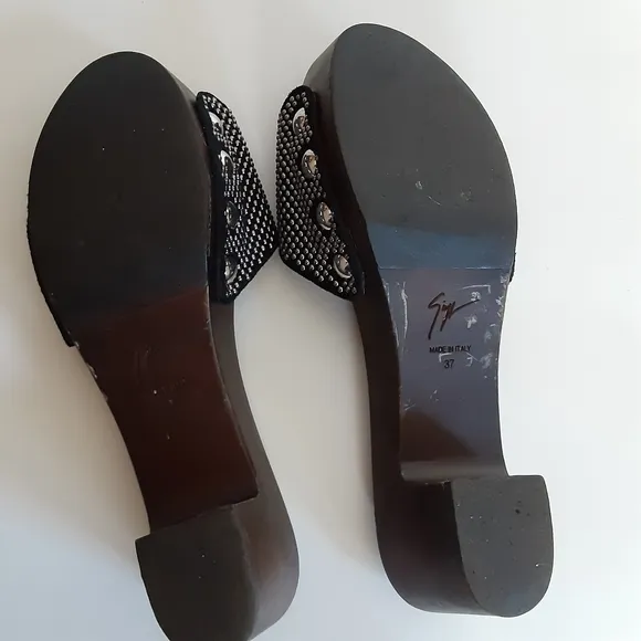 Giuseppe zanotti stud sandals sz 37