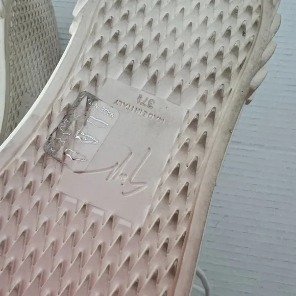 Giuseppe Zanotti White Croc-Embossed Sneakers 37.5